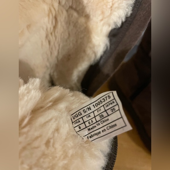 Ugg boots. Gently used. Tall and brown . - Picture 6 of 8